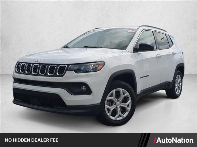 Used 2024 Jeep Compass Latitude AWD/4WD image 1