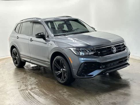 Certified 2024 Volkswagen Tiguan SE R-Line image 31