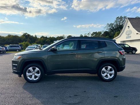 Used 2018 Jeep Compass Latitude w/ Popular Equipment Group image 11