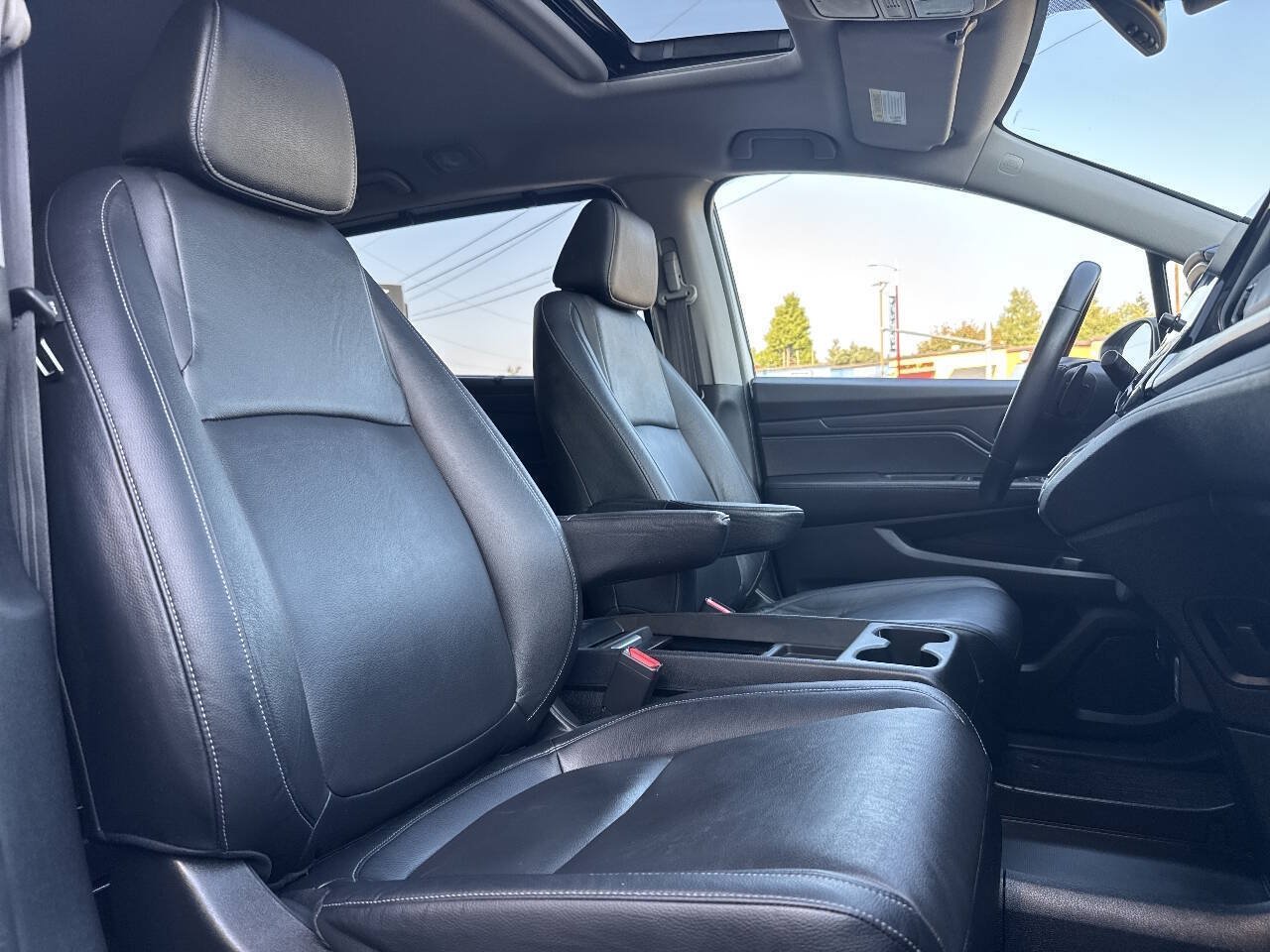 Used 2023 Honda Odyssey EX-L image 17