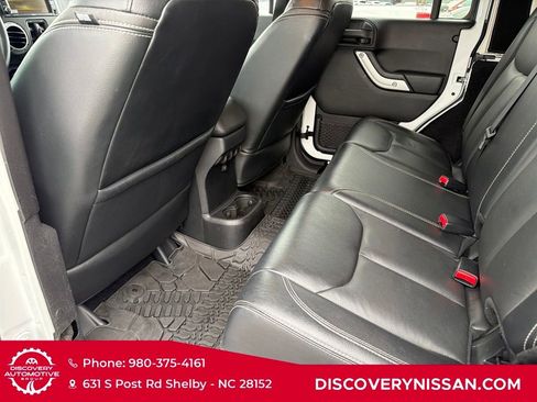 Used 2016 Jeep Wrangler Unlimited Sahara w/ Connectivity Group image 29