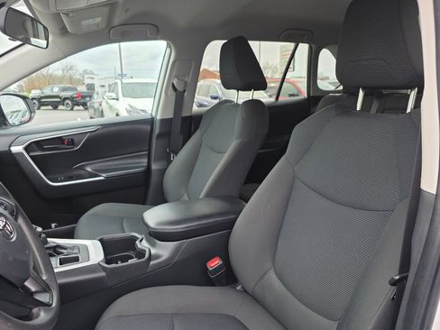 Used 2024 Toyota RAV4 LE AWD/4WD image 10