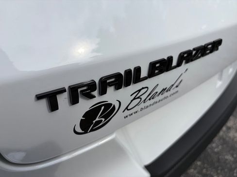 Used 2024 Chevrolet TrailBlazer RS FWD image 9