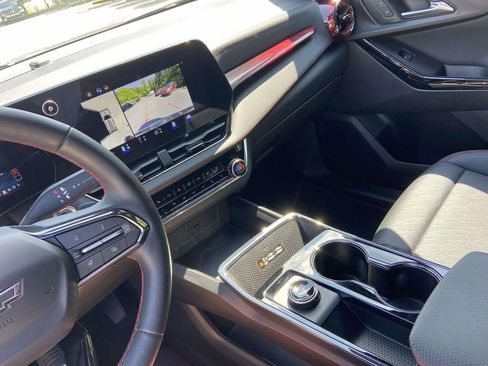 Used 2025 Chevrolet Equinox RS w/ Safety and Technology Package FWD image 27