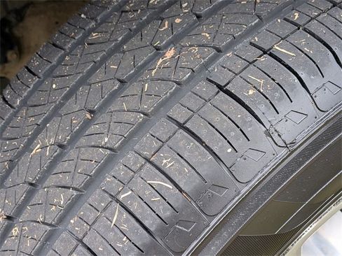 Used 2019 GMC Sierra 1500 SLT w/ SLT Premium Package image 11