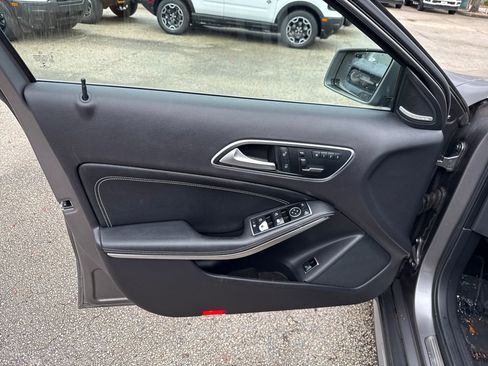 Used 2015 Mercedes-Benz GLA 250 4MATIC image 11