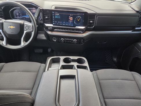 Used 2024 Chevrolet Silverado 1500 LT AWD/4WD image 6