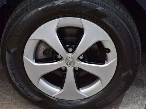 Used 2013 Toyota Prius Four FWD image 11