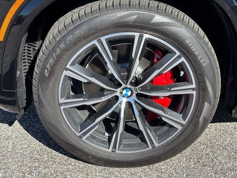 New 2026 BMW X5 xDrive40i w/ M Sport Package AWD/4WD image 8