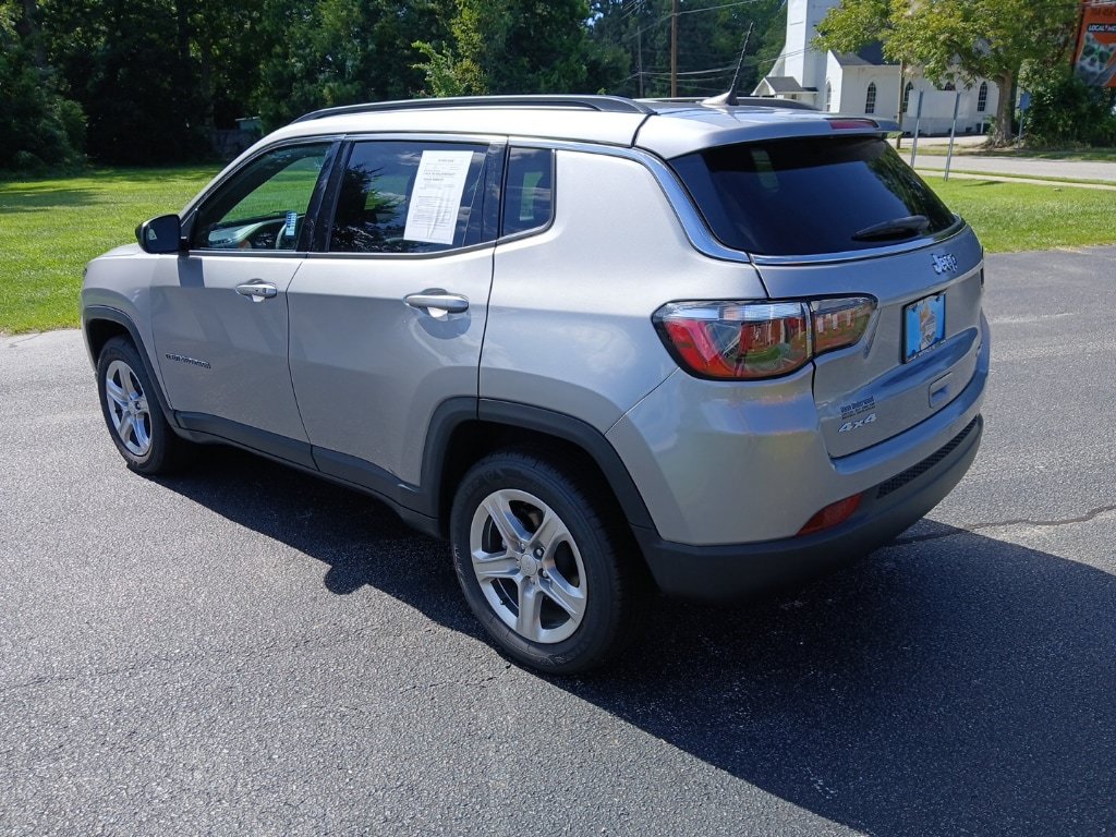 Certified 2024 Jeep Compass Latitude AWD/4WD image 10