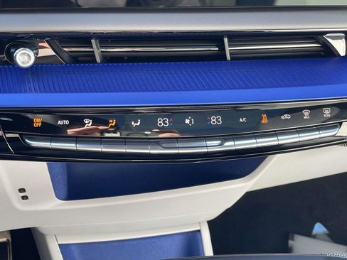 New 2026 Cadillac Optiq Sport 1 image 27