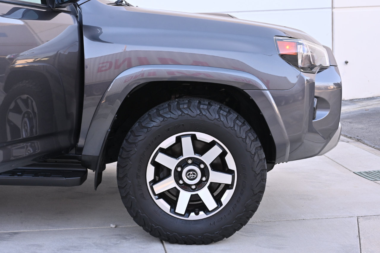 Used 2018 Toyota 4Runner TRD Off-Road Premium AWD/4WD image 57