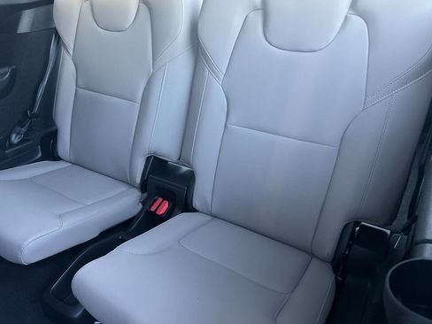 New 2026 Volvo XC90 B6 Core image 16