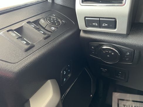 Used 2018 Ford F150 Lariat w/ Equipment Group 502A Luxury AWD/4WD image 58