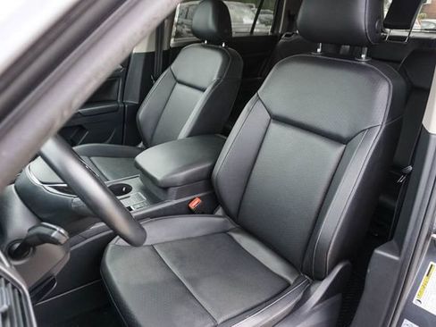 Used 2019 Volkswagen Atlas SE w/ Panoramic Sunroof Package FWD image 13