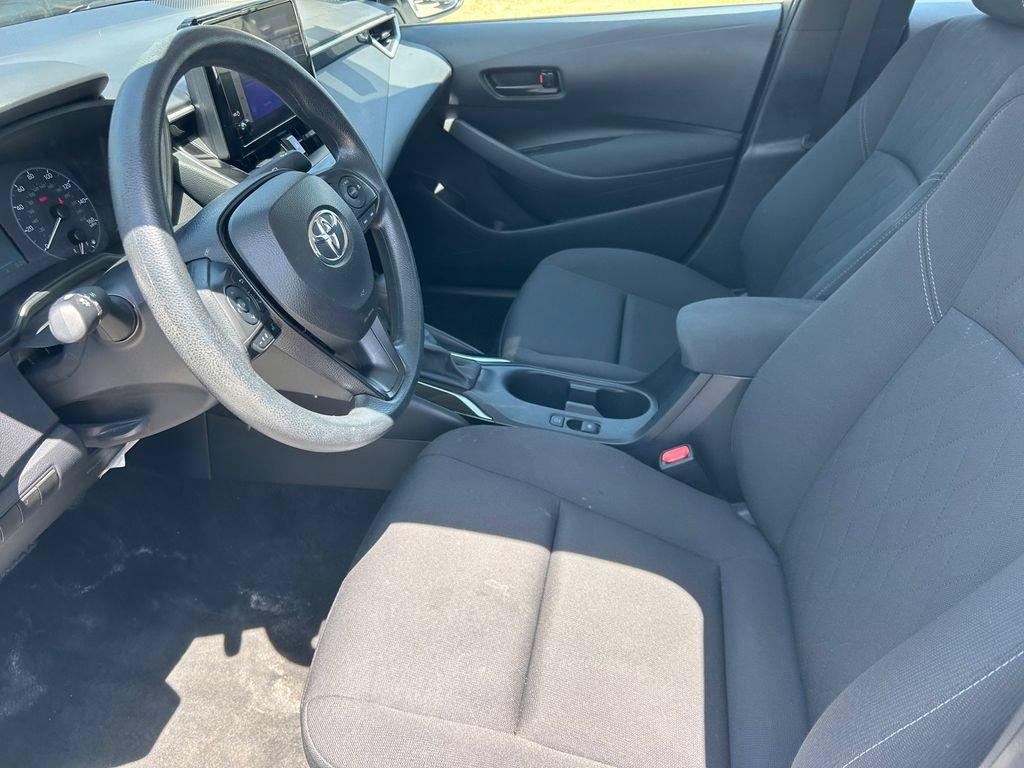Used 2025 Toyota Corolla LE FWD image 11