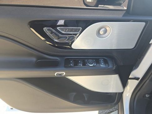 Used 2025 Lincoln Aviator Black Label AWD/4WD image 36