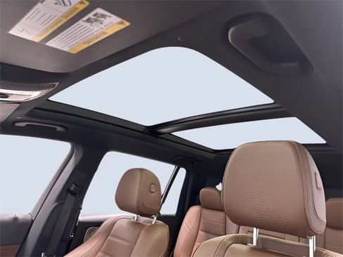 Used 2024 Mercedes-Benz GLS 450 GLS 450 image 32