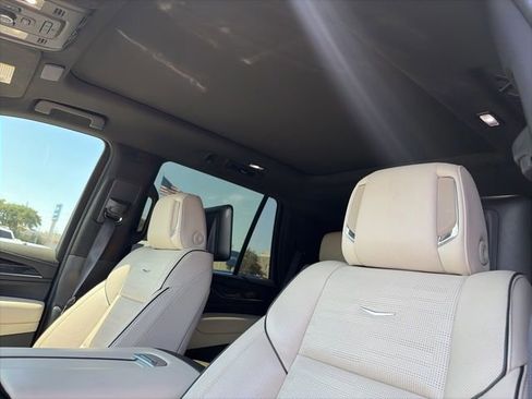 Used 2021 Cadillac Escalade Sport AWD/4WD image 12