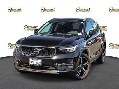 Used 2023 Volvo XC40 B5 Core