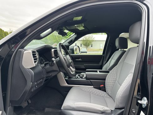 Used 2025 Toyota Tundra SR5 AWD/4WD image 12