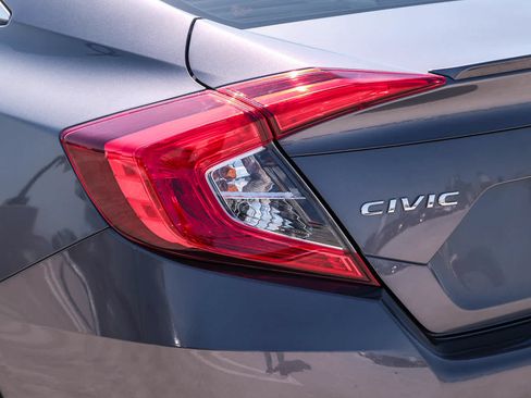 Used 2018 Honda Civic EX-T image 7