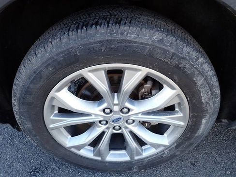 Used 2023 Ford Explorer XLT w/ Equipment Group 202A image 12