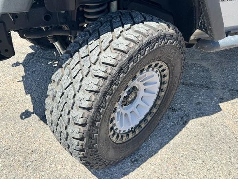 Used 2015 Jeep Wrangler Unlimited Rubicon w/ Connectivity Group AWD/4WD image 12