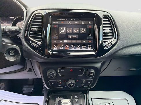 Used 2018 Jeep Compass Limited AWD/4WD image 17