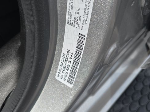Used 2022 RAM 1500 Laramie AWD/4WD image 33