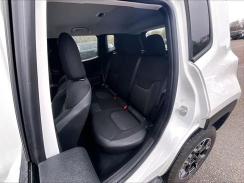 Used 2023 Jeep Renegade Trailhawk image 15