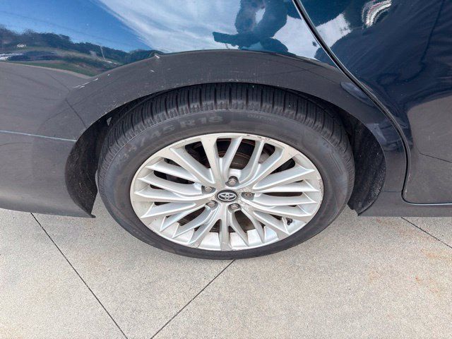 Used 2018 Toyota Camry XLE FWD image 10