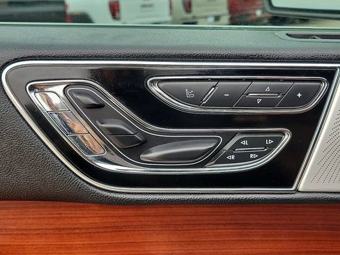 Used 2020 Lincoln Navigator Reserve w/ Luxury Package AWD/4WD image 20