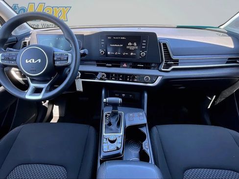Used 2024 Kia Sportage LX AWD/4WD image 7