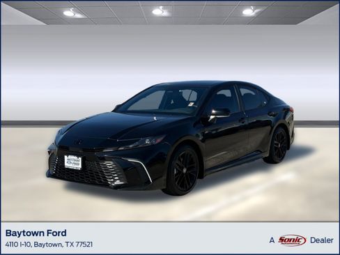 Used 2026 Toyota Camry SE image 1