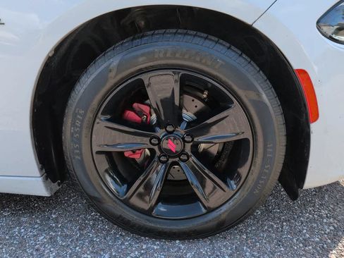 Used 2016 Dodge Charger SXT RWD image 11