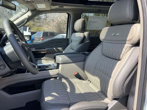 New 2026 Ford F450 Platinum w/ Platinum Plus Package image 13