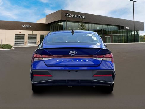 New 2026 Hyundai Elantra Sport image 7