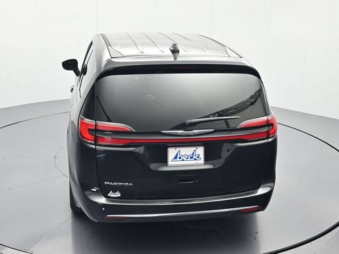 Used 2023 Chrysler Pacifica Touring-L FWD image 33