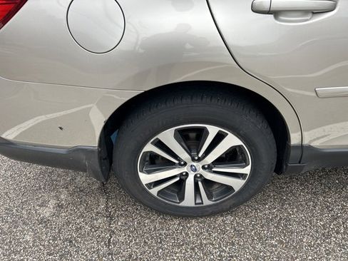 Used 2019 Subaru Outback 2.5i Limited w/ Popular Package #2 image 16