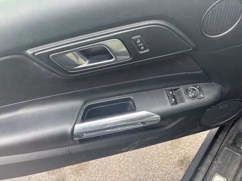 Used 2018 Ford Mustang GT w/ Equipment Group 301A image 8