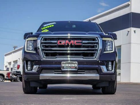 Certified 2022 GMC Yukon SLT w/ SLT Premium Package AWD/4WD image 35