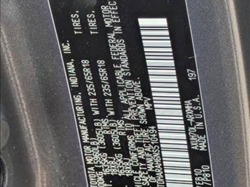 Used 2022 Toyota Highlander XLE FWD image 18