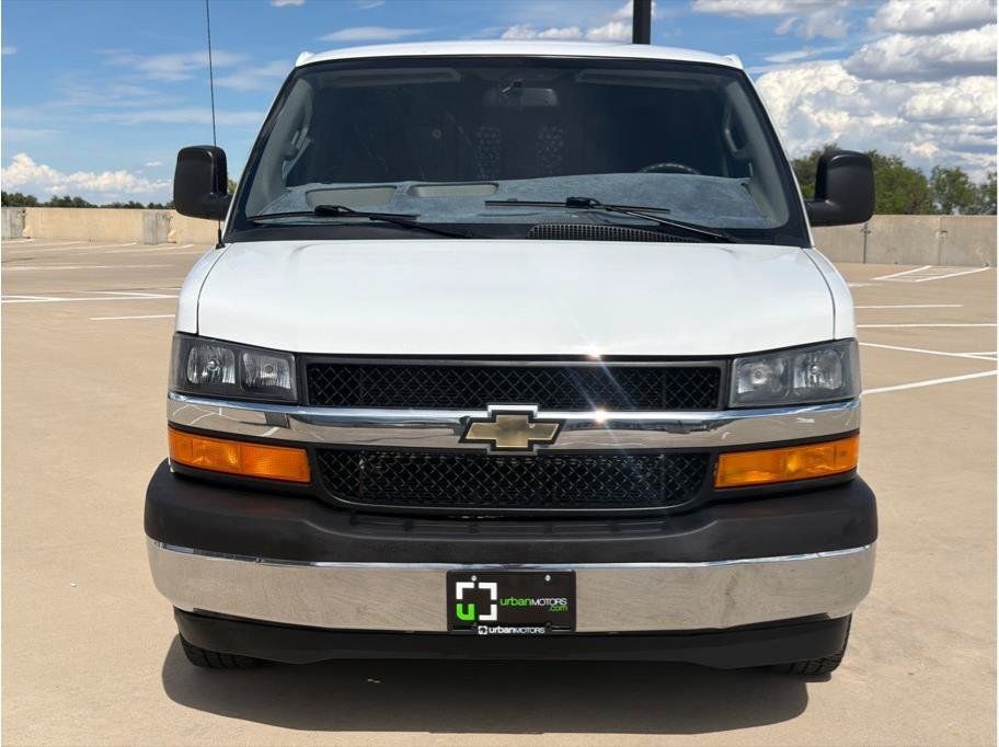 Used 2018 Chevrolet Express 2500 w/ Driver Convenience Package RWD image 2