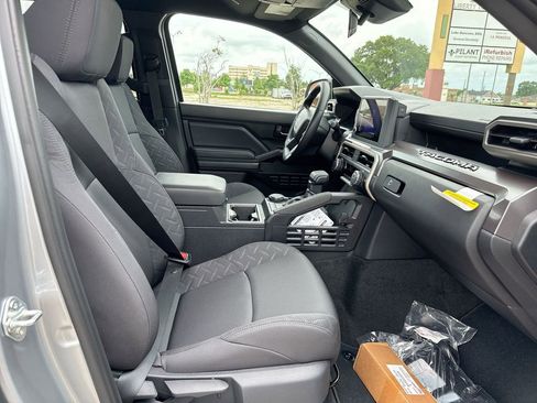 New 2025 Toyota Tacoma SR5 image 31