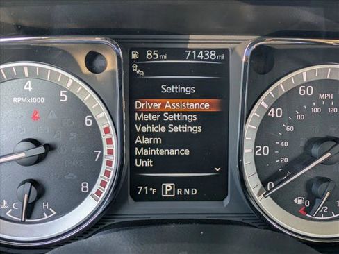 Used 2018 Nissan Titan SV w/ SV Convenience Package image 11