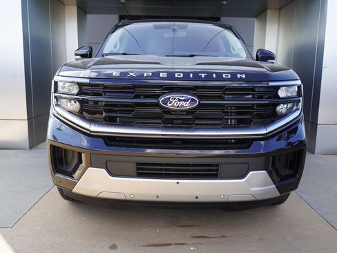 New 2025 Ford Expedition Platinum w/ Platinum Ultimate Package AWD/4WD image 4