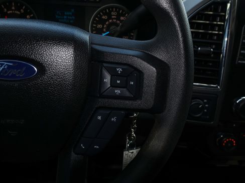 Used 2016 Ford F150 XLT AWD/4WD image 21
