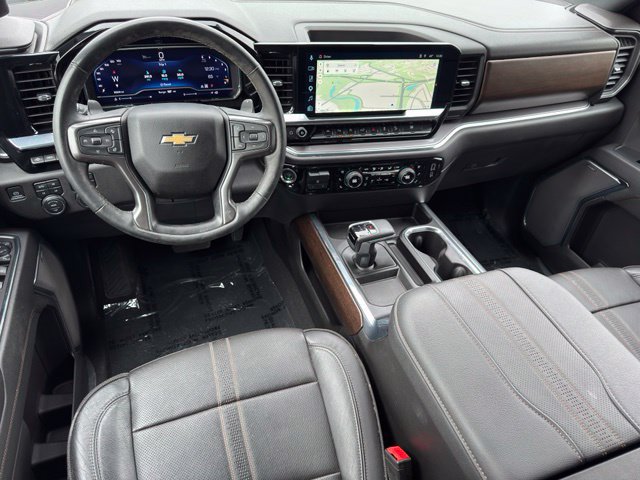 Used 2024 Chevrolet Silverado 1500 High Country w/ Technology Package AWD/4WD image 11