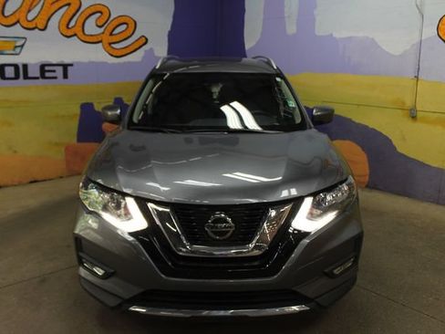 Used 2019 Nissan Rogue SV FWD image 3